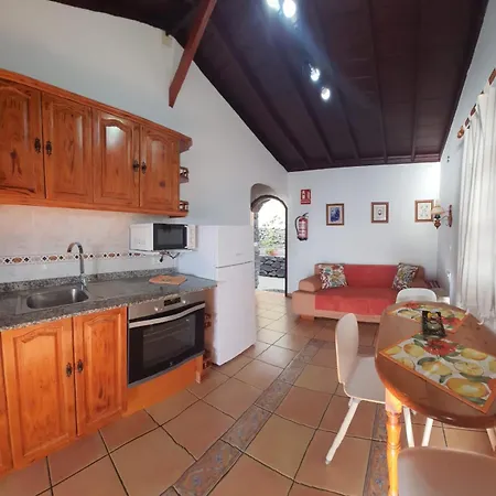 בית נופש Casa Domingo Simon פואנקאליינטה דה לה פלמה
